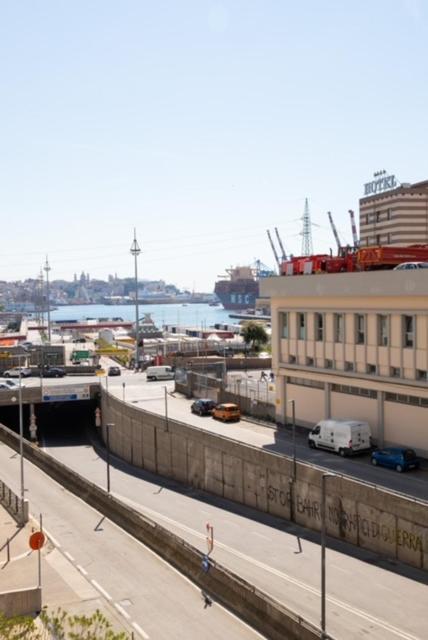 Apartment Grande Monolocale Con Parcheggio Interrato Incluso Genoa